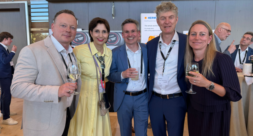 The welcome reception provided time for networking with industry peers.